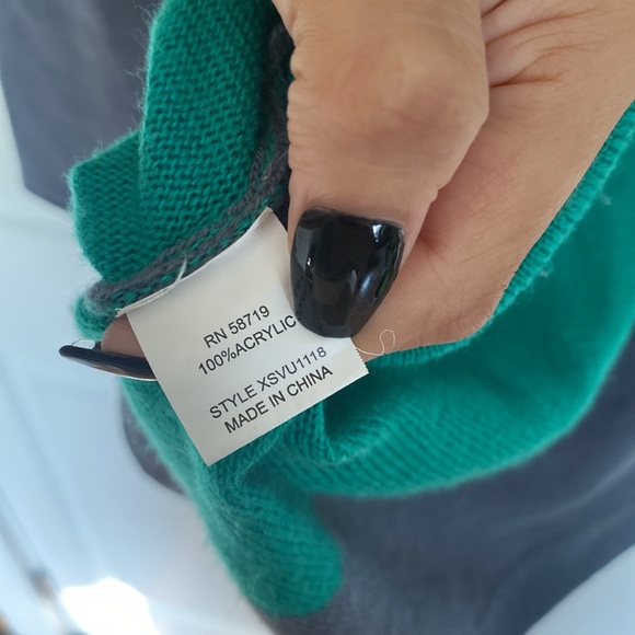 NY Collection asymmetrical grey and green sweater - Picture 5 of 6